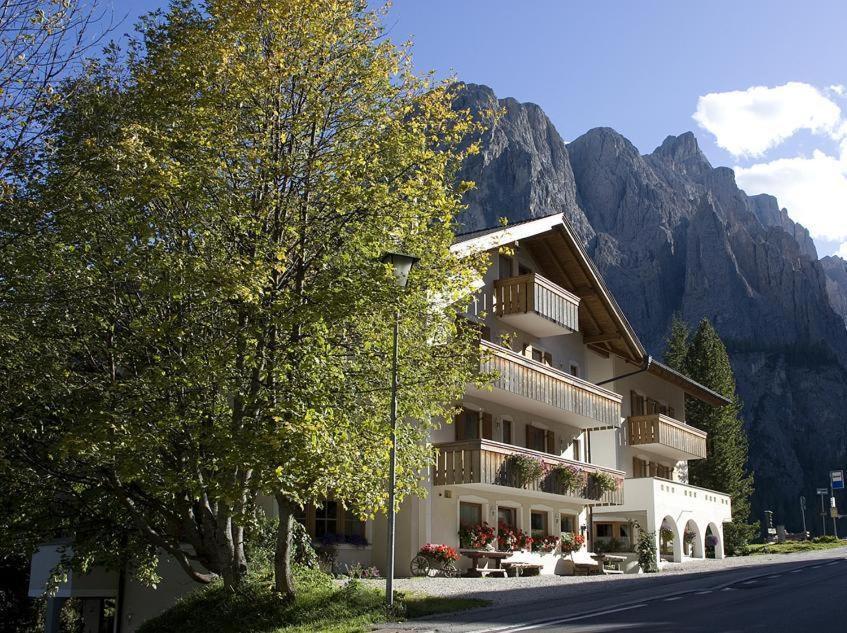 Pensione Sellablick Colfosco Exterior photo